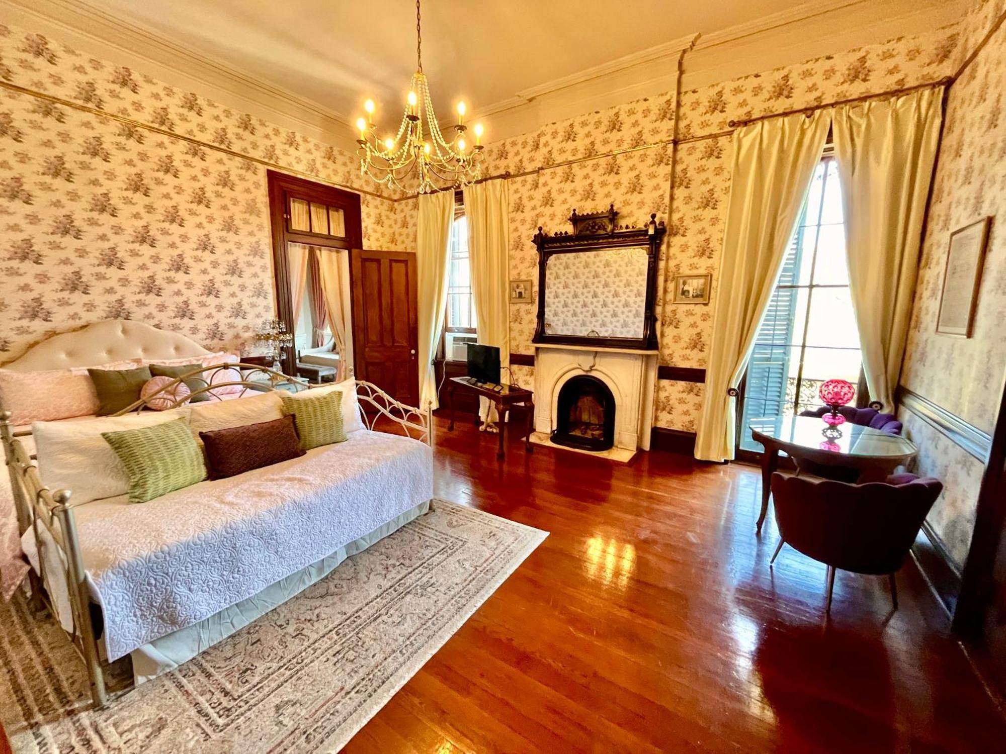 French Quarter Lanaux Mansion Bed And Breakfast New Orleans Room photo
